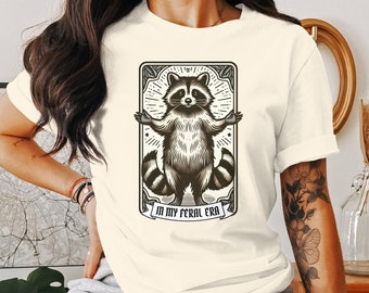 Vintage en mi era salvaje camiseta de cartas de tarot de mapache, animal boho, camiseta de mapache místico, regalos que van duro, camiseta de naturaleza ingeniosa, amante de los mapaches