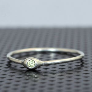 Dainty Silver Peridot Mothers Ring,Peridot Birthstone, Tiny Peridot Ring, Dew Drop Ring, Sterling Silver, Stacking Ring,August Birthday Gift image 1