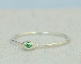 Dainty Silver Emerald Mothers Ring, Emerald Birthstone, Tiny Emerald Ring, Dew Drop Ring, Sterling Silver, Stacking Ring, May Birthday Gift