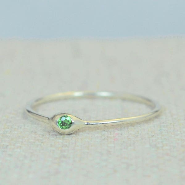 Dainty Silver Emerald Mothers Ring, Emerald Birthstone, Tiny Emerald Ring, Dew Drop Ring, Sterling Silver, Stacking Ring, May Birthday Gift