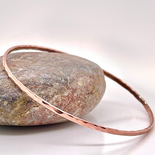 Classic Copper Hammered Bangle, Medium Weight Bangle, Solid Copper Bangle, Copper Bangle Bracelet, Stacking Bangle