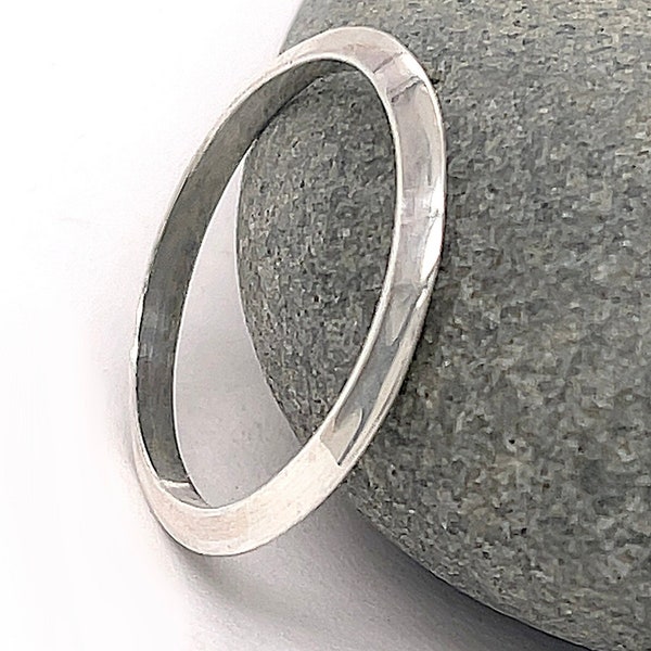 Knife Edge Silver Ring, Triangle Ring,  Minimal wedding band, Sterling Silver Ring, Danity Band, 925 Silver, Unique Wedding Ring, Boho Band