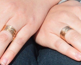 Conjunto de 10 anillos apilables clásicos de oro rosa, relleno de oro rosa de 14 k, anillos apilables, anillo de oro simple, anillos de oro martillado, bandas de oro rosa