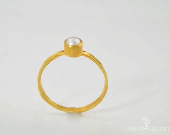 Small Gold Pearl Ring, Vermeil Pearl Ring, Mothers Ring, Pearl Jewelry, Natural Pearl, June Birthstone Ring, White Pearl Ring