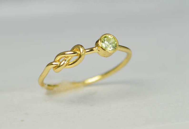 14k Gold Peridot Infinity Ring, 14k Gold Ring, Stackable Rings, Mother's Ring, August Birthstone Ring, Gold Infinity Ring, Gold Knot Ring image 3