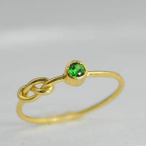 14k Gold Emerald Infinity Ring, 14k Gold Ring, Stackable Rings, Mother's Ring, May Birthstone, Gold Infinity Ring, Gold Knot Ring image 3