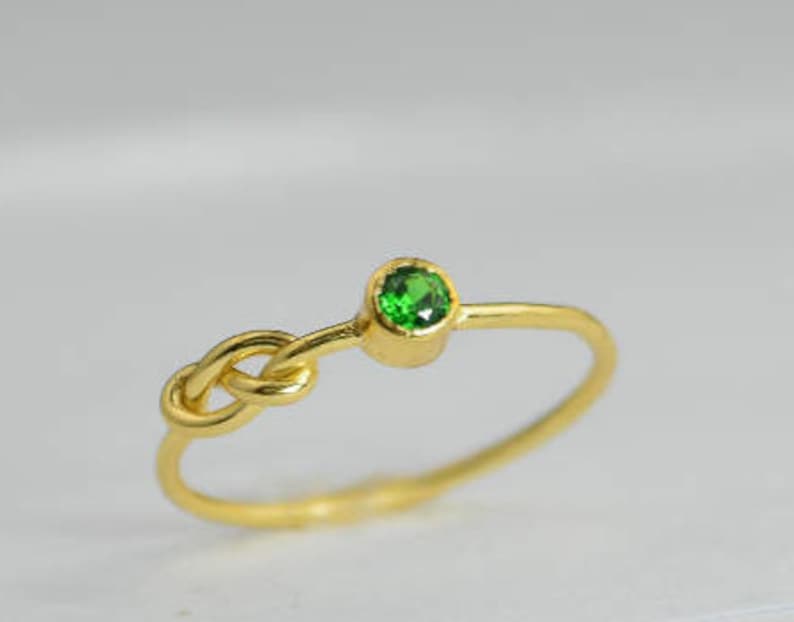 14k Gold Emerald Infinity Ring, 14k Gold Ring, Stackable Rings, Mother's Ring, May Birthstone, Gold Infinity Ring, Gold Knot Ring image 3