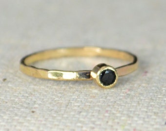 Bague spinelle noire remplie d'or 14 carats, solitaire en or 3 mm, solitaire, bague solitaire, or 14 carats, bague noire, bague mère, bande Gold Filled, or