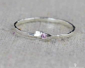 Bague tourmaline rose forme libre, bague à superposer, bague pour maman, bague en argent, bague d'octobre, bague à superposer, alari, bague martelée, bague asymétrique