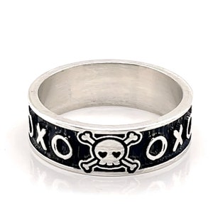 XOXO Skull Ring, Sterling Silver, Love Hurts Band, Emo Jewelry, Goth Ring, Alternative Wedding Ring, Punk Ring, Festival, Love and Death image 2