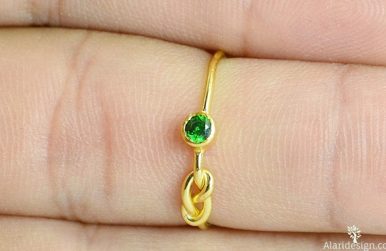 14k Gold Emerald Infinity Ring, 14k Gold Ring, Stapelbare Ringen, Mother's Ring, May Birthstone, Gold Infinity Ring, Gold Knot Ring afbeelding 2