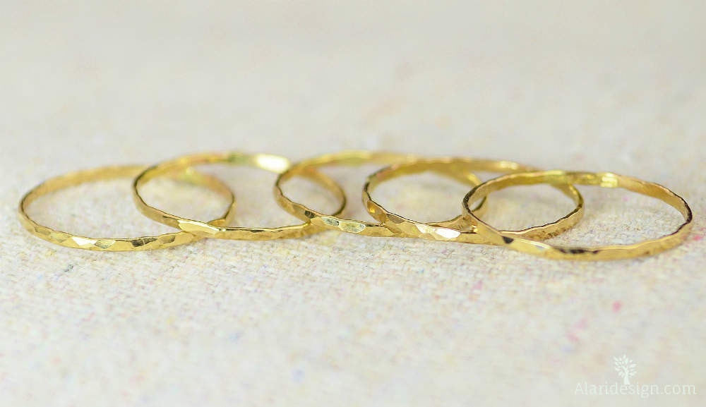 Bastex 15 Piece Gold Metal Hoop Craft Rings. Bulk Ring Sizes That Include, 2, 3, 4, 5 and 6 inch Diameter and. Perfect for