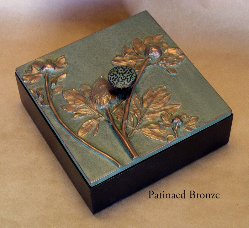 Poppy small 6" x 6" Decorative box with lid. image 2