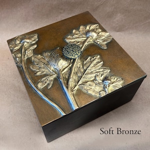 Poppy small 6" x 6" Decorative box with lid. image 10