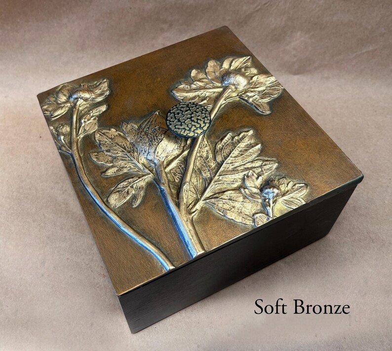 Poppy small 6" x 6" Decorative box with lid. image 10