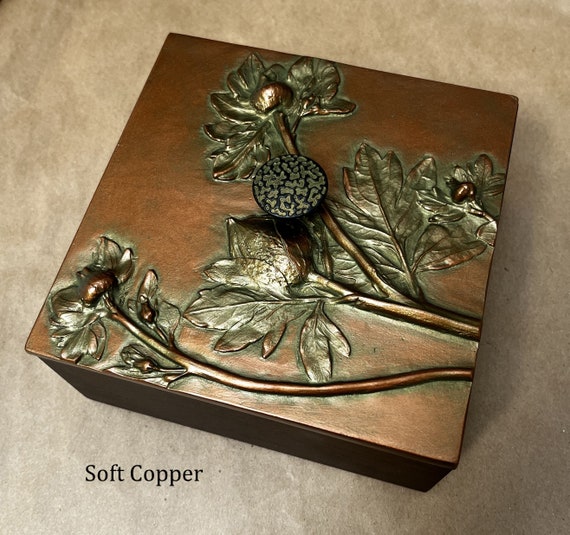 Poppy small 6" x 6" Decorative box with lid.