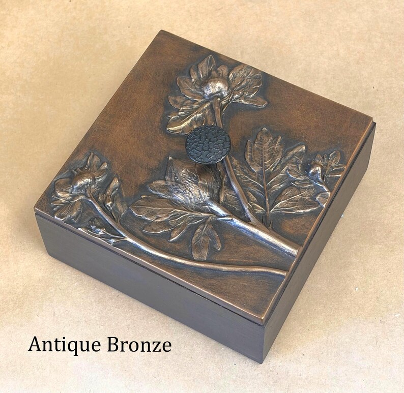 Poppy small 6" x 6" Decorative box with lid. image 11