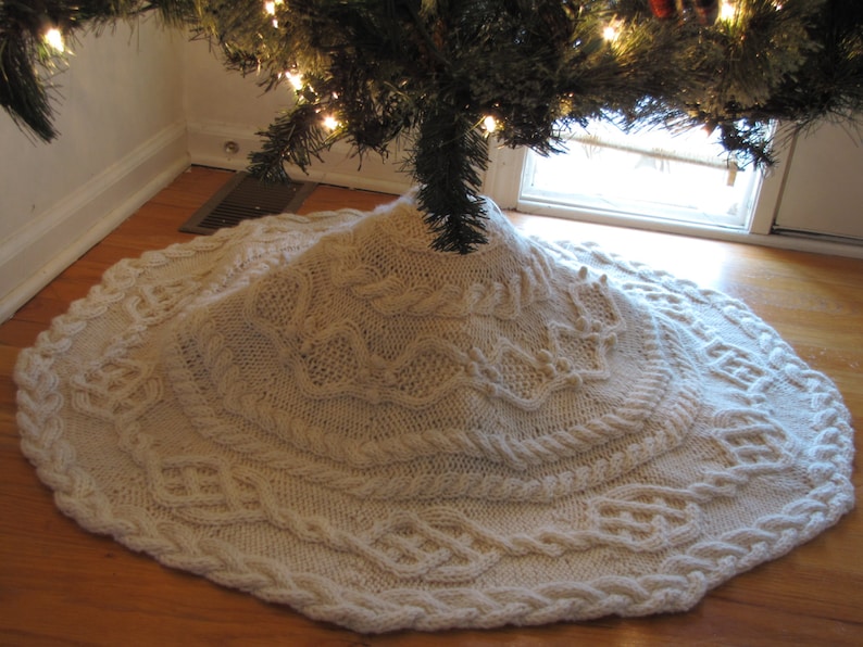 Cable Tree Skirt Knitting Pattern 2 Sizes image 1