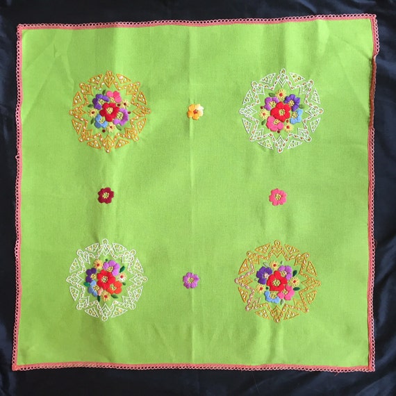 Lime green tablecloth deals