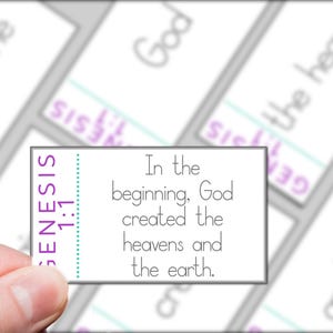 Génesis 1:1 / Tarjetas de versículos bíblicos para imprimir digitalmente / 3.5 x 2 pulgadas / Memorización de versículos bíblicos / Tarjetas de versículos bíblicos imprimibles / Escrituras para niños