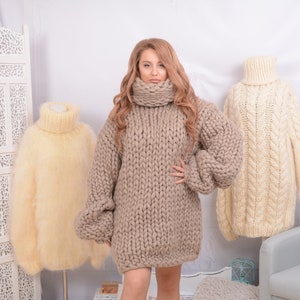 2 kg Beige  Merino Wool Sweater , Huge Super Chunky Knit Woolen Pullover, Marshmallow sweater, Giant knit sweater T751