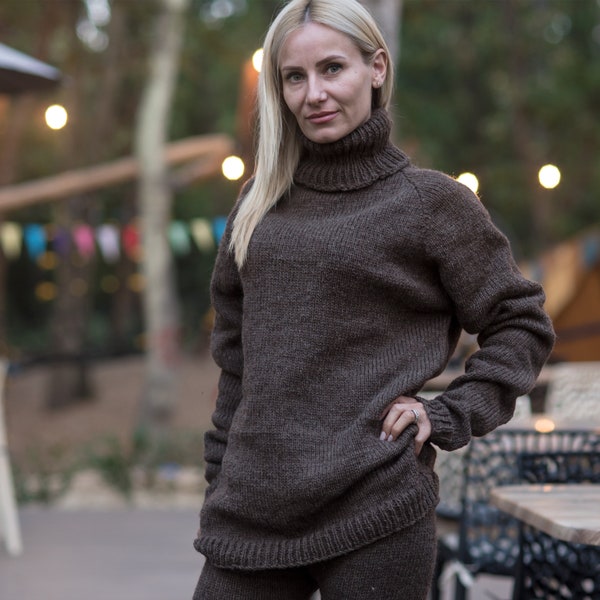 Brown Itchy wool sweater, Hand knitted pullover made in 100 % wool , raw wool jumper  T875