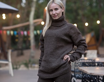 acrylic sweater itchy