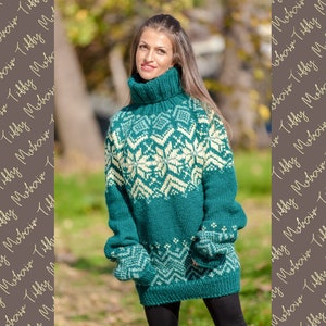 Hand knitted Icelandic sweater - 100% natural wool T 389
