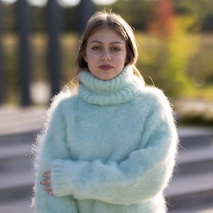 4 strands Italian Kid Mohair Sweater in Mint Green , Fluffy Sweater T1255