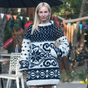 Icelandic Sweater - Handmade with 100% Pure Soft Wool, Norwegian style sweater T819
