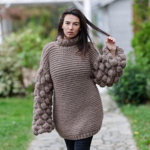 Suéter de lana gruesa – Jersey tejido a mano con mangas abullonadas T1103