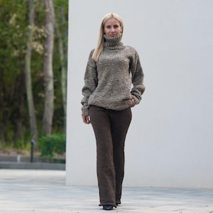 Brown Wool Knit Leggings – Hand Knitted Women&#39;s Wool Joggers T881