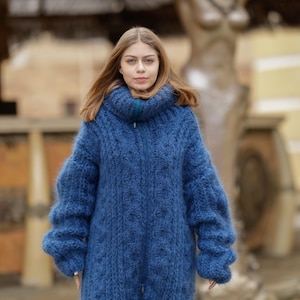 ブルーモヘアキャットスーツ – ふわふわ手編み5ストランドフルボディスーツ – 柔らかく着心地の良いワンピースニット – T1377