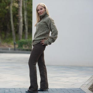Braune Wolle Strick Leggings – Handgestrickte Damen Wolle Joggers T881 Bild 2
