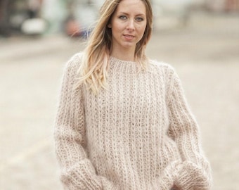 Beige Mohair Sweater – Hand-Knitted Soft Ribbed Thick Oversized Crewneck Pullover T464