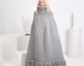 Grey Wool Poncho – Hand Knitted Chunky Knit with 50 cm Turtleneck T1628