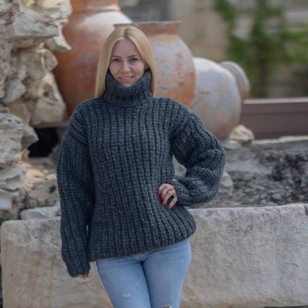 Super Chunky Gray Alpaca Sweater – Hand Knitted 12 Strand