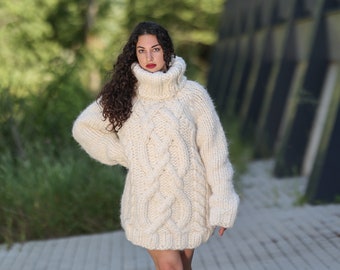 50 strands thick alpaca sweater, Cable knit chunky sweater, cosy winter garment, Hand knit sweater, Bulky fluffy sweater, Cream jumper T1440