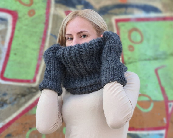 Turtleneck Ribbed Scarf Unisex Hand 