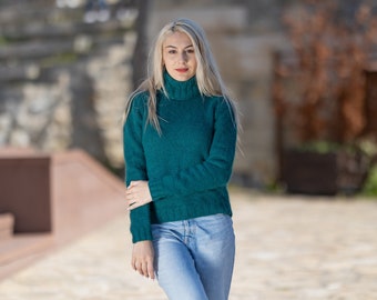 Ready to ship sweater in size M, Luxurious Green Angora Yarn Sweater - Exquisite Softness and Elegant Style T1431