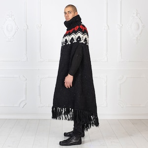 Icelandic Pattern  woolen poncho , Black  wool poncho , Oversized Wooly Poncho in Sacndinavian Pattern , Chunky knit body cover T975M
