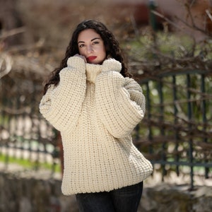 Very Itchy Undyed 100 % Wool Jumper, Cream  Fisherman rib sweater  T1381