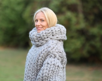 30-Strand Chunky Wool Sweater – Huge Hand-Knitted Oversized Pullover in 100% Soft Wool T1465