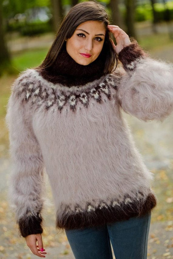 Pull En Mohair Jaune Tricoté Main — Style Islandais Flou Et Cosy SuperTanya