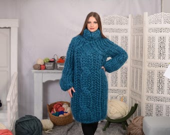 25-Strand Thick Mohair Sweater – Hand-Knitted Blue Chunky Cable Knit Jumper T699W