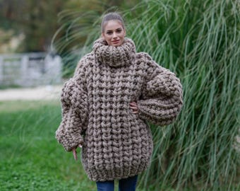 6 kg Chunky Wool Sweater – Huge Hand-Knitted Oversized Pullover in 100% Soft Wool T1101
