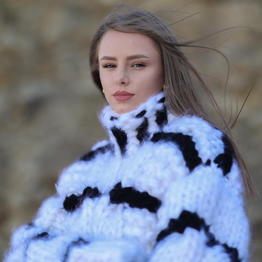 20-strand Chunky Mohair Sweater – Oversized Hand-knitted Black and
