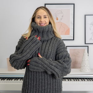 Ribbed Gray Wool Sweater, Hand Knit Woolen Pull T1312