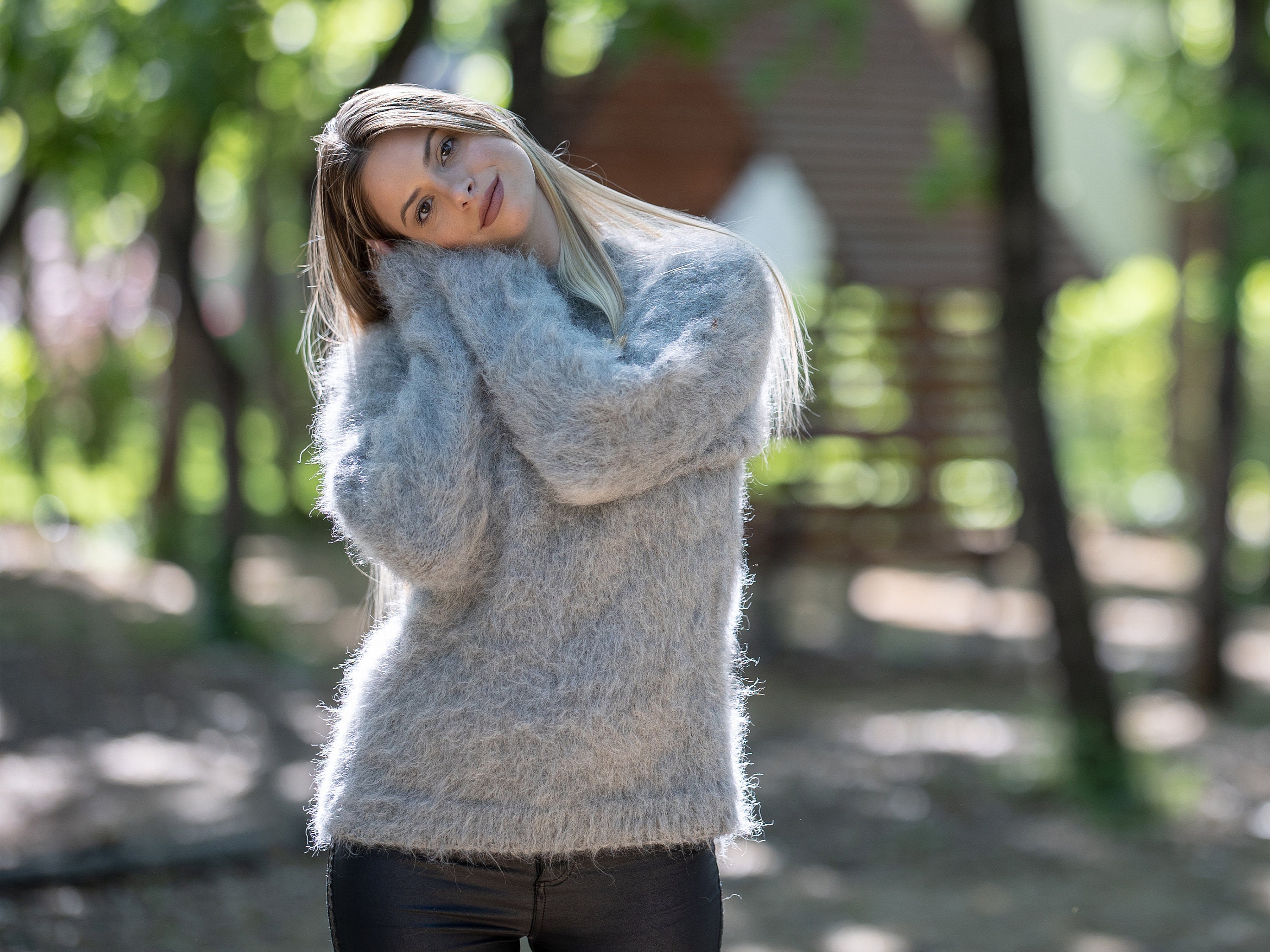 TheTiffyMohair Hairy Suri Alpaca Sweater, Fluffy and Fuzzy Handknitted Jumper Made in High Quality Long Haired Yarn T1222