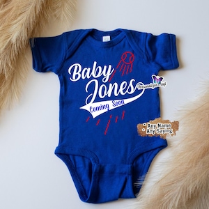 Anuncio de bebé de los Dodgers, Body deportivo sorpresa de embarazo, Papá, Abuela, Abuelo, Regalo sorpresa con apellido y temática de béisbol